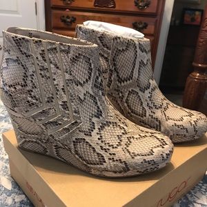 Snakeskin short boot size 9.5 never worn